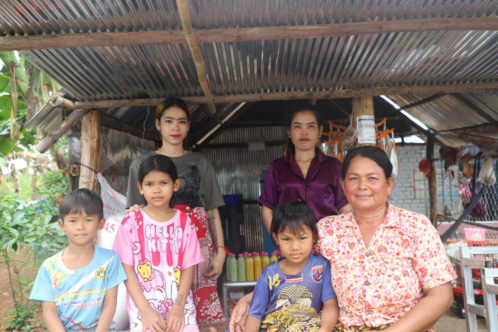 Vy with her family at the juice shop